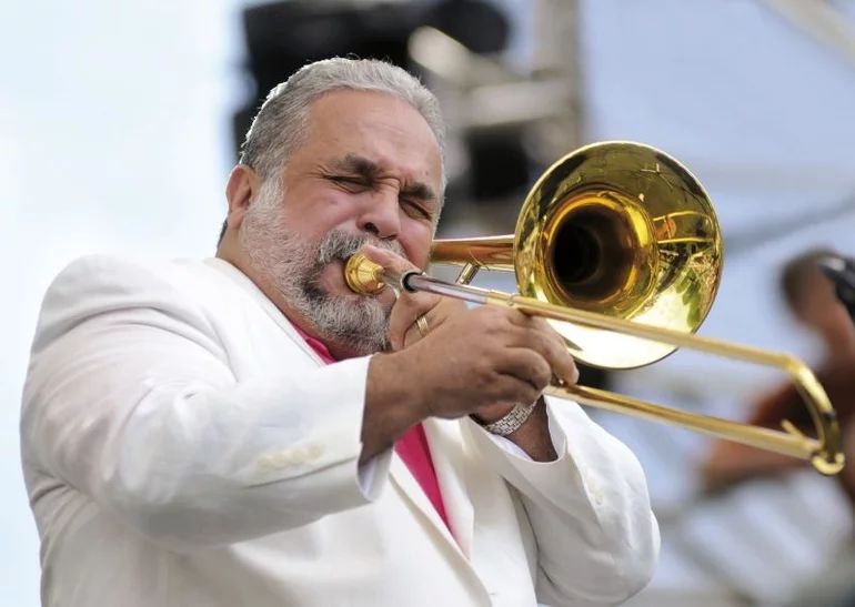 Willie Colón toca en el trombón las mejores canciones románticas de salsa