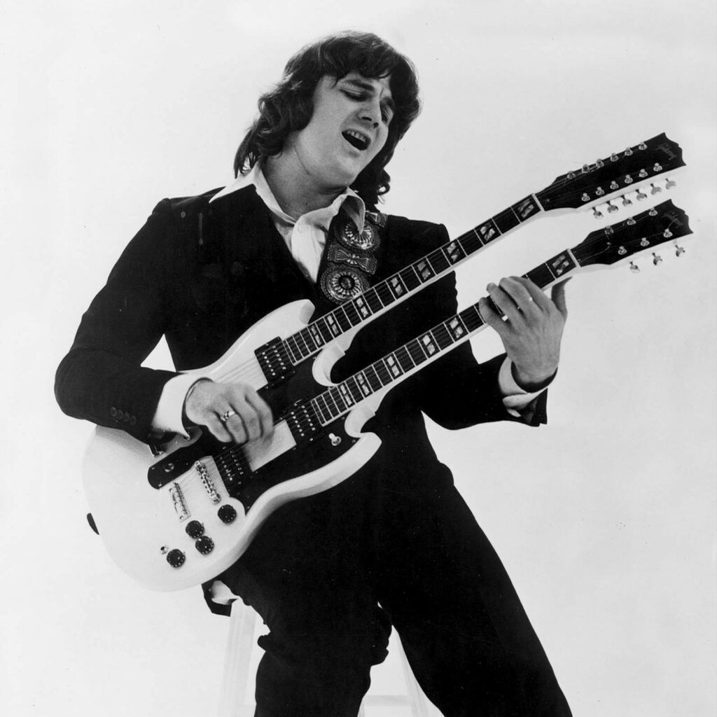 Steve Miller con su Gibson de dos brazos, en 1977