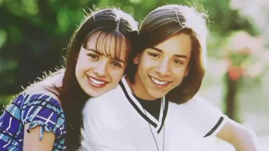 Sandy & Junior, nos anos 90, hoje é pra quem tem gosto musical cringe