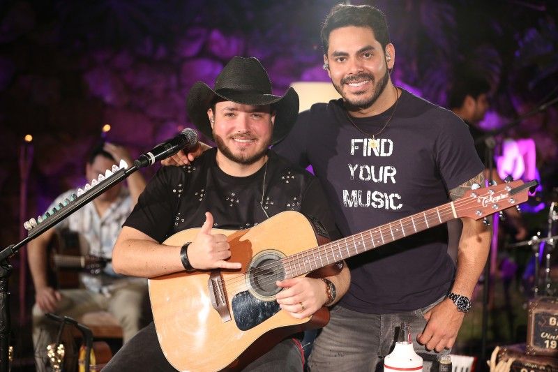 Músicas de Israel e Rodolffo são perfeitas para tocar no violão