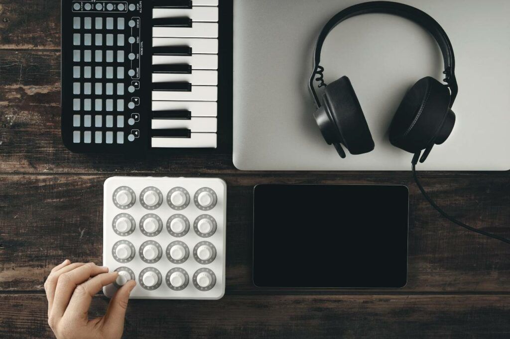 MIDI Surface Controllers, equipamento essencial para a tecnologia MIDI e instrumentos virtuais