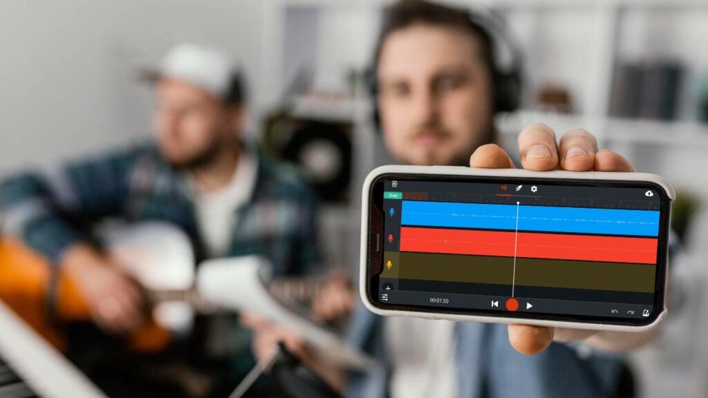 Música mostra telefone com aplicativo Bandlab, tecnologia ideal para produzir música no celular