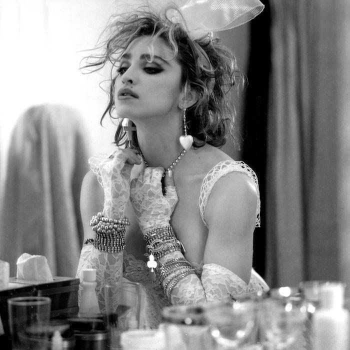 Madonna em Like a Virgin, um dos clipes de mulheres mais históricos