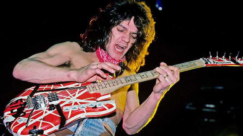 Eddie Van Halen hace tapping en guitarra eléctrica
