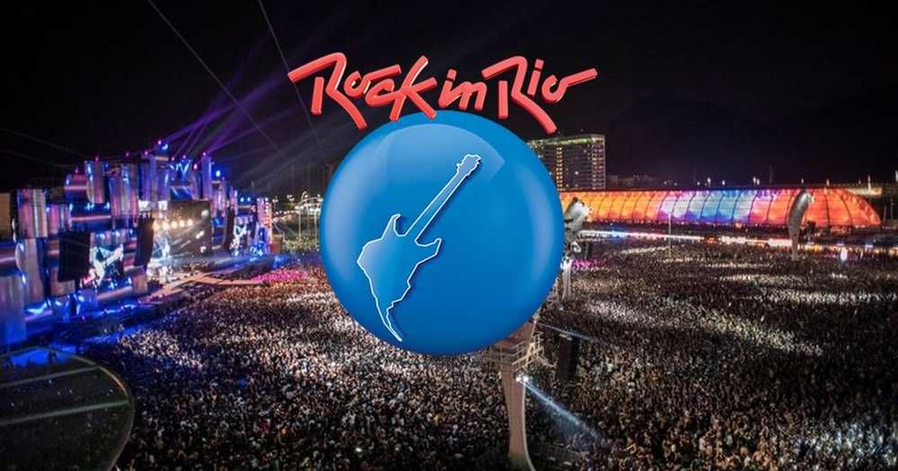 Foto do imenso público no Palco Mundo do Rock in Rio com uma arte do logotipo do festival no centro da imagem