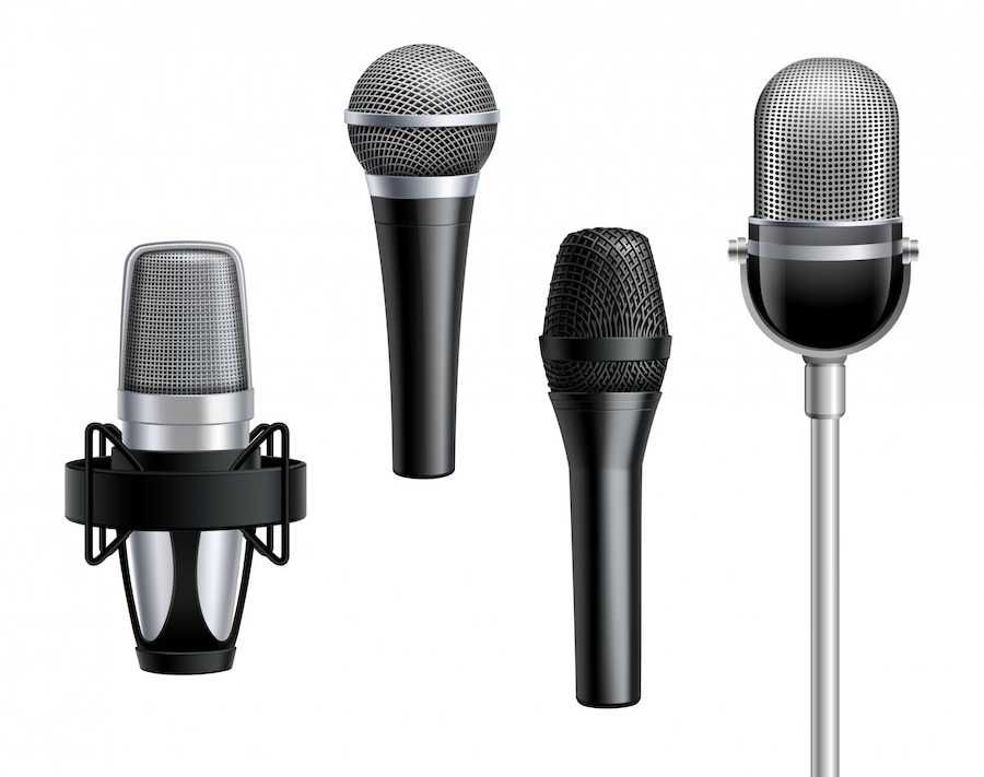 Quatro microfones de diferentes tipos