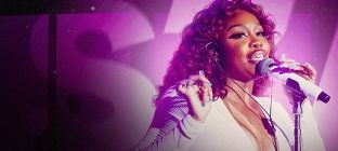 En la imagen la cantante SZA.
