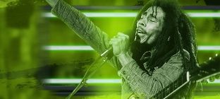 En la imagen el cantante Bob Marley se presenta en vivo