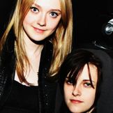 Imagen del artista Dakota Fanning And Kristen Stewart
