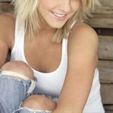 Imagem do artista Julianne Hough