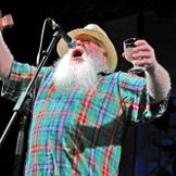 Imagem do artista Hermeto Pascoal