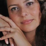 Imagen del artista Mara Rúbia
