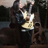 Imagen del artista Lari Basilio