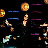 Imagen del artista Shirley Carvalhaes