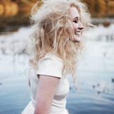 Imagem do artista Janet Devlin