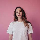 Imagem do artista Sarah Close