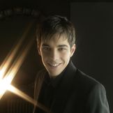 Imagem do artista Gregory Lemarchal