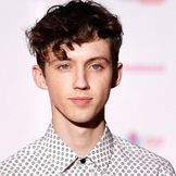 Imagem do artista Troye Sivan