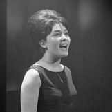 Imagen del artista Rika Zarai