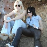 Imagen del artista Dakota Fanning And Kristen Stewart