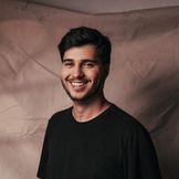 Imagen del artista Léo Brandão