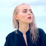 Artist's image Madilyn Bailey