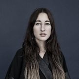 Imagem do artista Zola Jesus