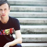 Imagem do artista Andrew Rayel