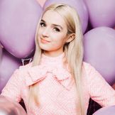 Imagem do artista Poppy