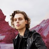 Artist's image Luke Hemmings