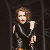 Imagem do artista Rae Morris