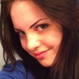 Imagem do artista Elizabeth Gillies
