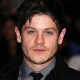 Imagem do artista Iwan Rheon