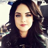 Imagen del artista Elizabeth Gillies