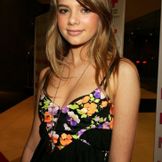 Artist image Indiana Evans