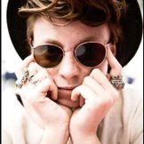 Imagem do artista La Roux