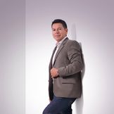 Imagem do artista Fernando Burbano