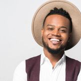 Imagem do artista Travis Greene