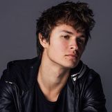 Imagem do artista Ansel Elgort