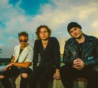 5SOS Brasil 🇧🇷 on X: 📃 Confira agora letra e tradução de