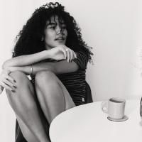 Foto del artista Olivia Dean