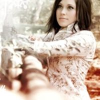 Artist photo Kari Jobe