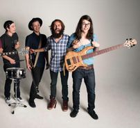 Foto de Rainbow Kitten Surprise