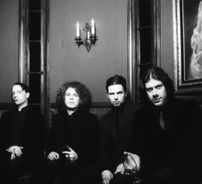 Foto de Black Light Burns