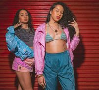 Foto de Tasha & Tracie