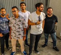 Foto de Bastilha Em Queda