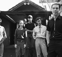 Foto de Suburban Lawns