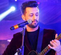 Foto de Atif Aslam