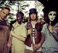 Foto de White Collar Sideshow