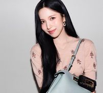 Foto de MINA (TWICE)